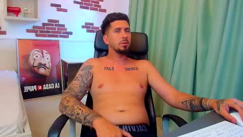 LoganStroud online show from July 28, 11:17 am