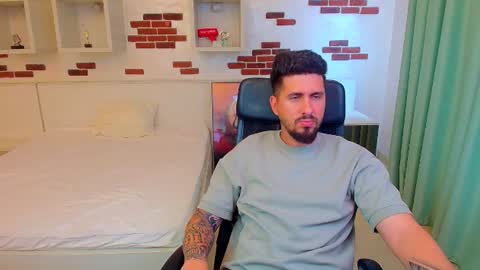LoganStroud online show from June 24, 10:11 am