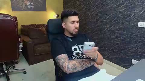 LoganStroud online show from July 14, 8:30 am