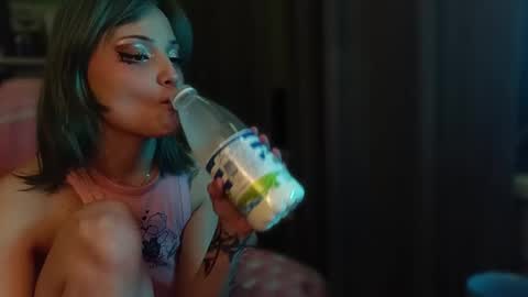 lola online show from December 4, 10:26 am