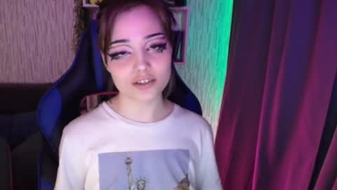 lola online show from December 18, 8:03 pm