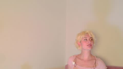 Lola . online show from May 24, 12:07 am