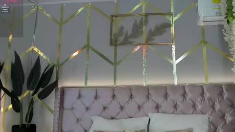 lola_saenz__ online show from February 21, 11:46 am