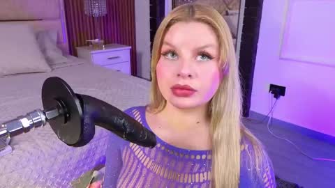 Lola Angel online show from May 28, 9:13 pm
