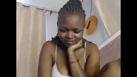 lolamia7 online show from October 22, 6:49 am