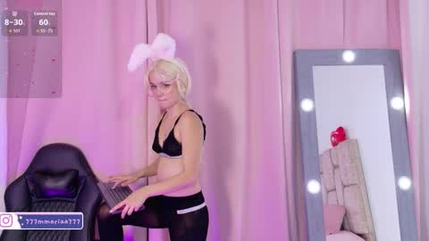 Lola online show from November 18, 7:39 pm