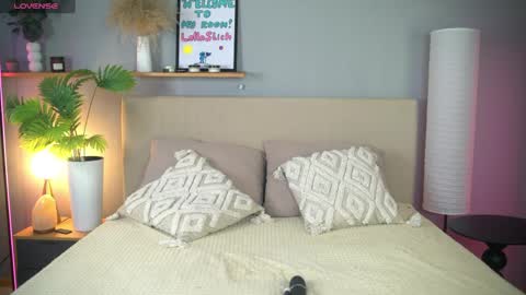 Lola online show from March 30, 8:47 am