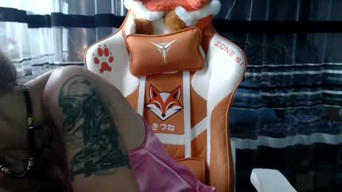 Lisa online show from April 18, 7:43 am