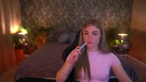 Loli online show from May 11, 7:15 am
