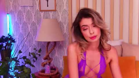 Lolly. online show from December 4, 7:35 pm