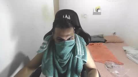 Marvin Santiago online show from March 15, 2:05 am