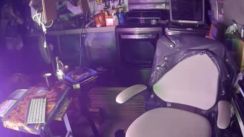 longbeachcd69 online show from April 3, 11:17 am