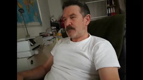 lookercgn online show from January 6, 12:02 pm