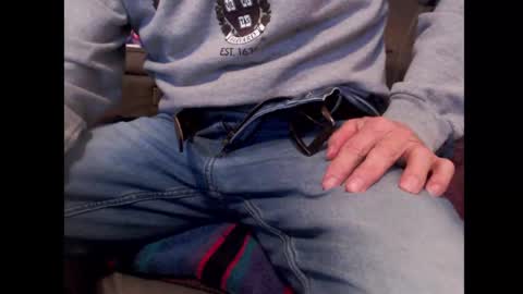 looking469 online show from October 31, 1:22 pm