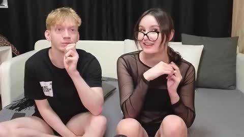 Jean and Isa right couple Mark and Eva left couple online show from October 27, 11:54 am