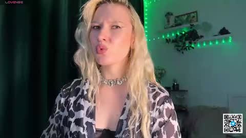 Lora heil online show from June 13, 3:22 pm