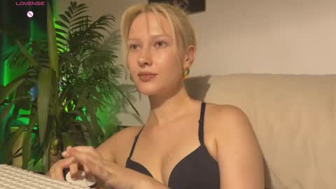 Lora heil online show from September 18, 4:22 pm