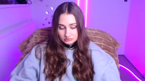 Lora online show from February 5, 1:04 pm