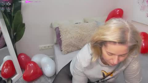 Lora online show from February 16, 8:23 am