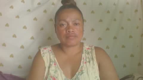 LorahVane online show from April 14, 12:08 pm