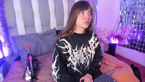 Loren   online show from June 1, 12:17 pm
