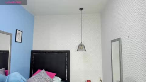 lorenadavies online show from February 11, 1:52 am