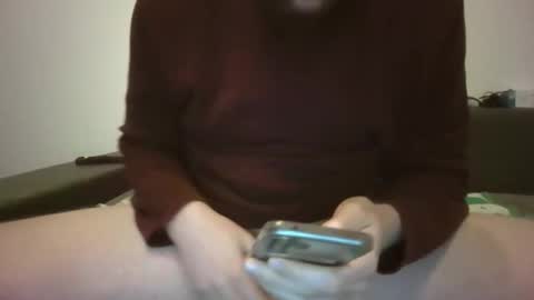 Snapshot of losertobiass chatting on October 22, 6:31 pm losertobiass online show from October 22, 6:31 pm