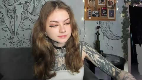 Snapshot of lostallice chatting on October 5, 4:54 am lostallice online show from October 5, 4:54 am