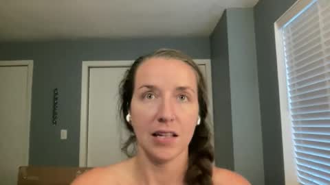 lothlori online show from May 15, 11:01 pm