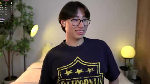 Louis online show from April 1, 11:01 pm