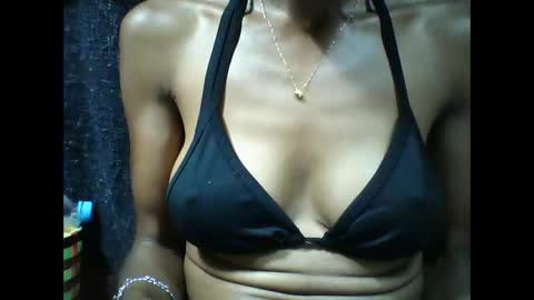 lovaelisa online show from February 1, 4:09 am