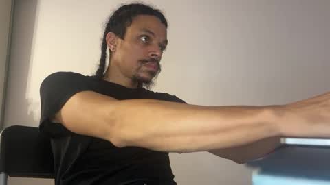 Snapshot of love4heelz chatting on September 25, 8:54 am Prynce online show from September 25, 8:54 am