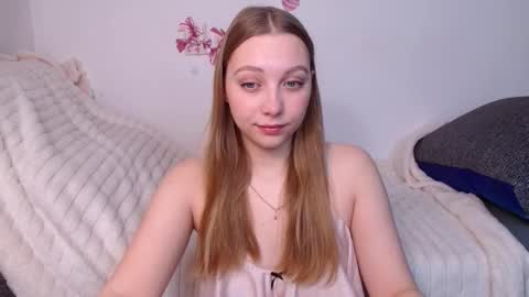 love bella  online show from March 23, 12:15 am