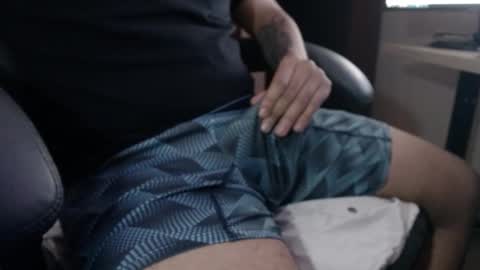 Snapshot of loveandrobotss chatting on March 6, 8:05 pm Estiven online show from March 6, 8:05 pm