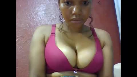 loveinlife750427 online show from February 18, 2:39 pm