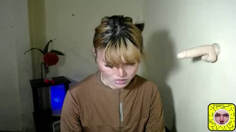 lovelily_xoxo online show from April 9, 6:19 am