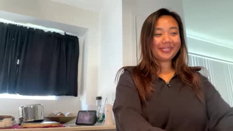 Love online show from December 1, 7:38 pm