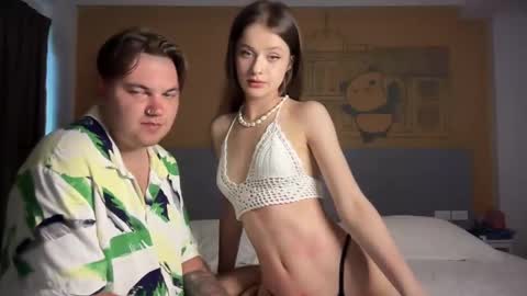 Snapshot of lovelly_mooncouple chatting on March 3, 9:44 am Mileena and Oliver online show from March 3, 9:44 am