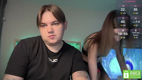 Snapshot of lovelly_mooncouple chatting on February 5, 6:24 am Mileena and Oliver online show from February 5, 6:24 am