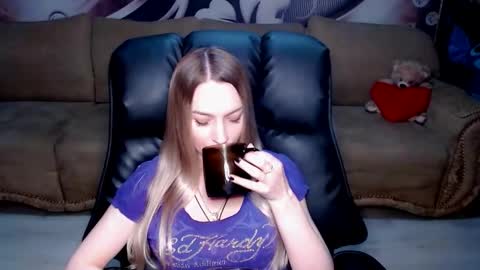 private open online show from October 21, 4:21 pm