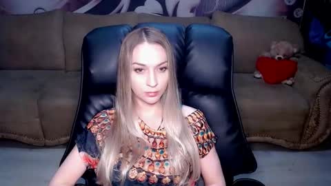 private open online show from September 21, 4:00 pm