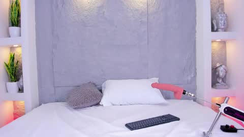 Lovely online show from April 23, 5:14 pm
