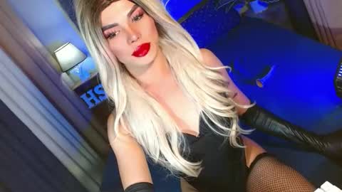 lovelymiss_shyna11 online show from February 2, 9:27 am