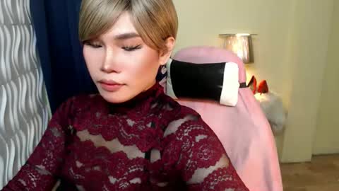 STWEET LINA online show from December 3, 7:03 pm