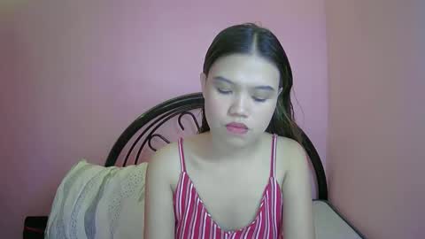 lovemae352295 online show from February 5, 6:13 am