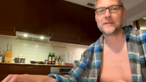 loveshine_ online show from February 11, 6:30 am