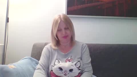 Marlyn online show from February 20, 10:15 pm