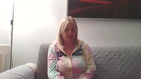 Marlyn online show from January 10, 12:16 am