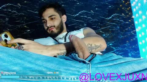 lovexjuxn77 online show from April 9, 6:35 pm