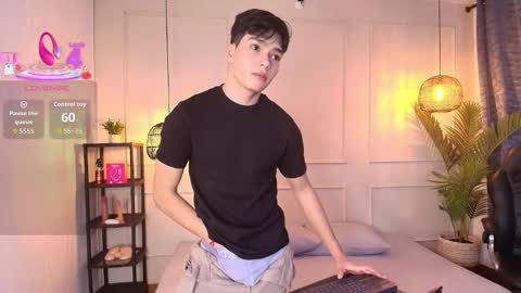 lUAN online show from January 14, 8:17 pm